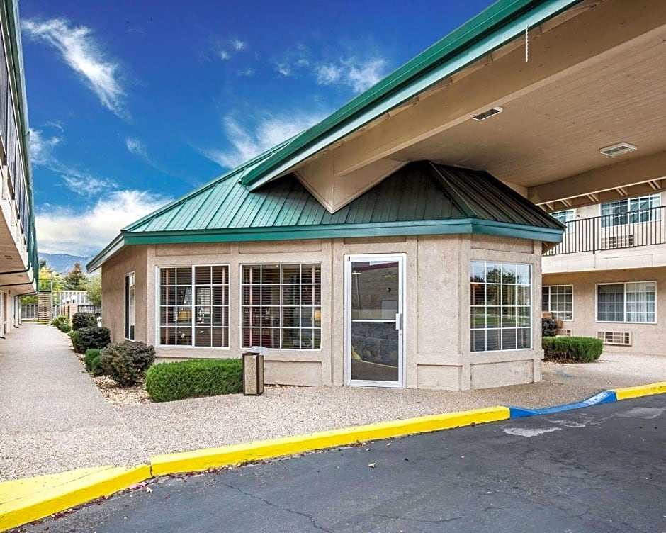 Quality Inn & Suites Minden
