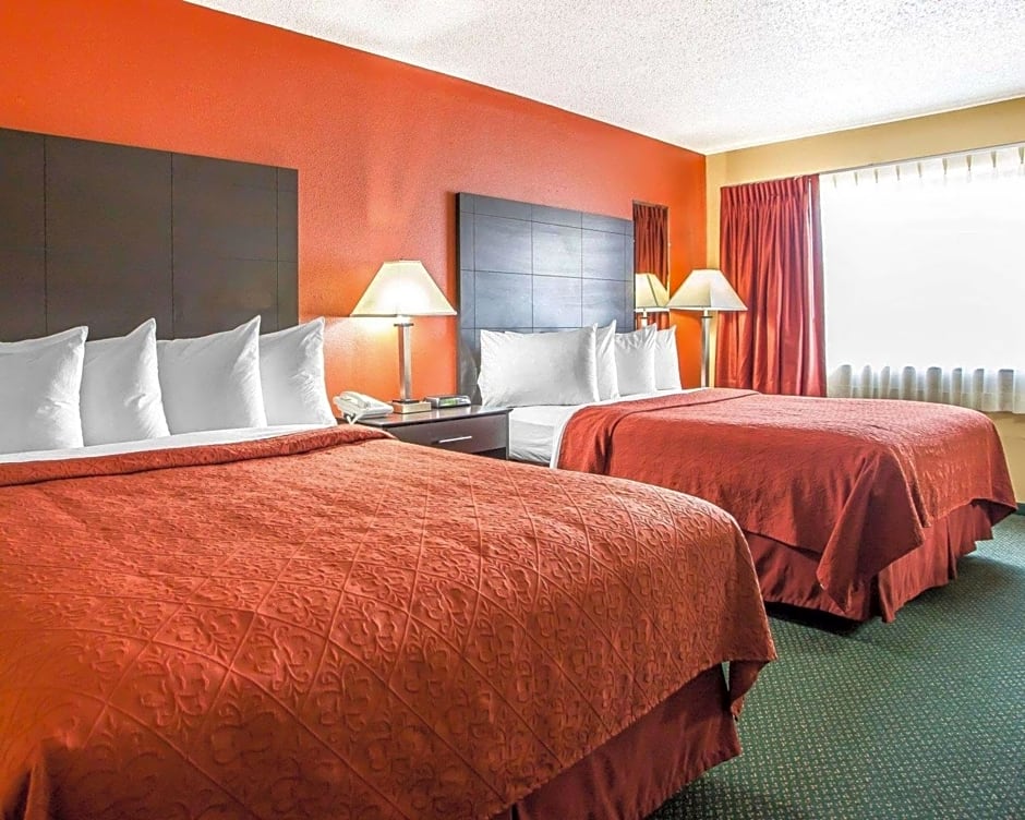 Quality Inn Morton at I-74