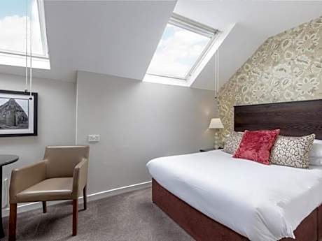 King Room with Bath
