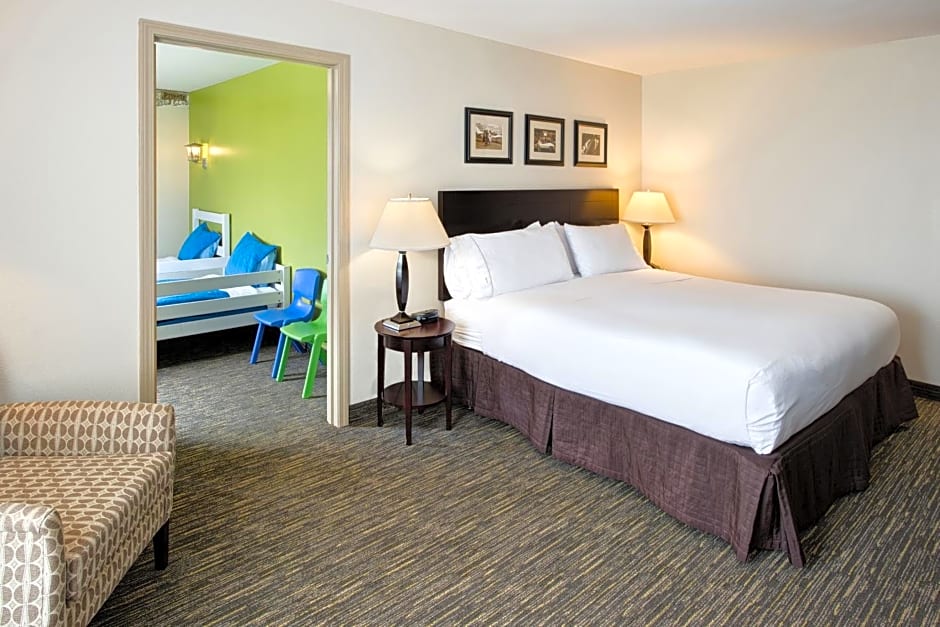 Holiday Inn Express & Suites East Wichita I-35 Andover, an IHG Hotel