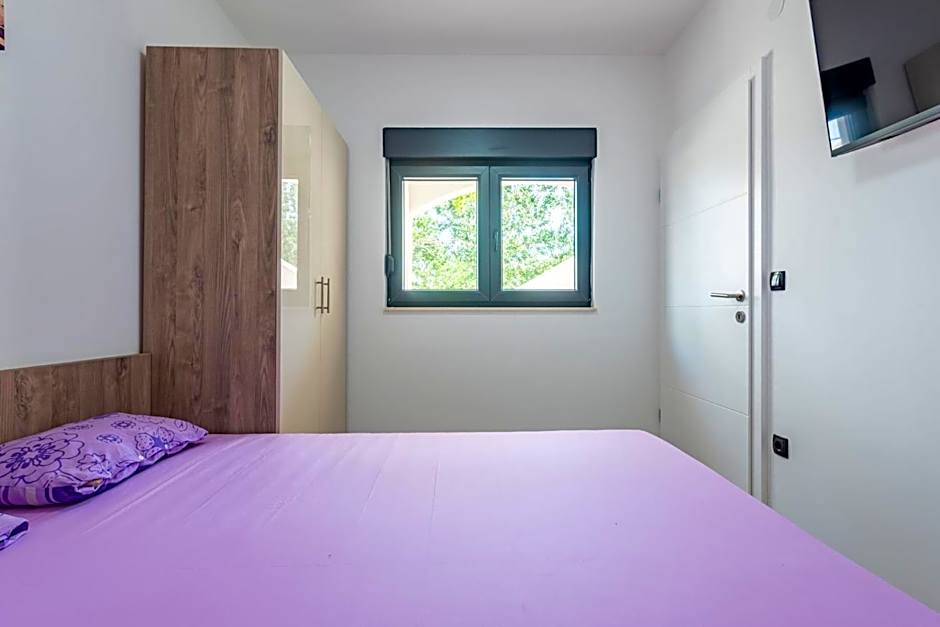 Apartmani Curic beachfront by Pag tours