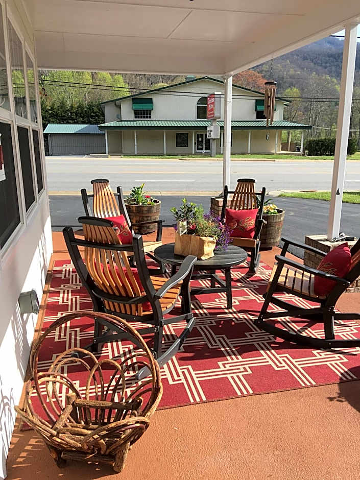 Cardinal Inn