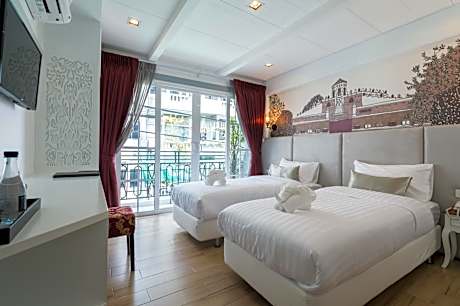 Deluxe Twin Room with Balcony