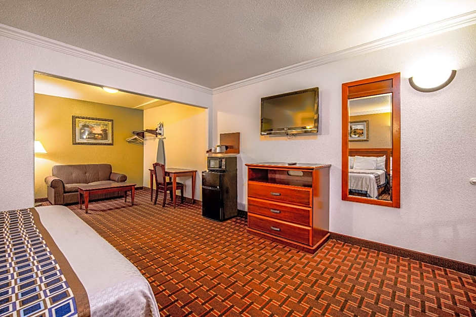 Regency Inn & Suites Downey