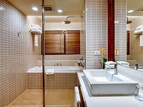 Twin Room with Pool View