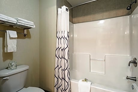 King Room with Bunk Beds - No Waterpark Access