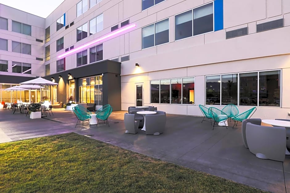 Aloft by Marriott Reno Tahoe International Airport