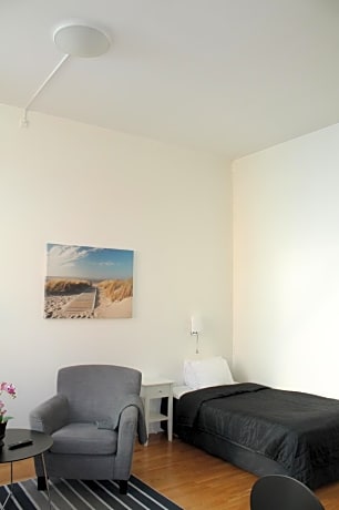 Studio Apartment (1 Adult)