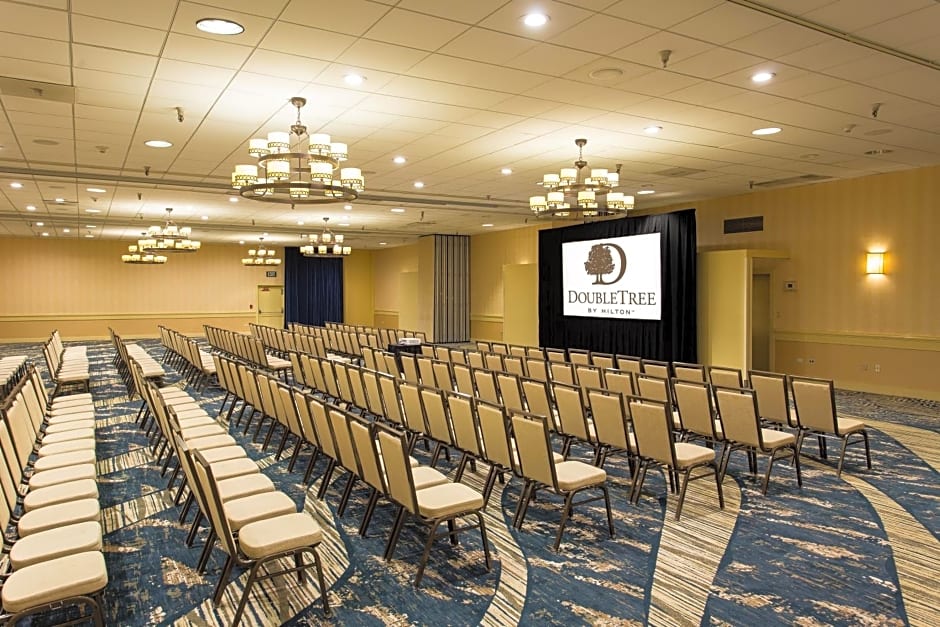 DoubleTree by Hilton Hotel Berkeley Marina
