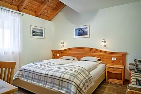 One-Bedroom Apartment (4 Adults)