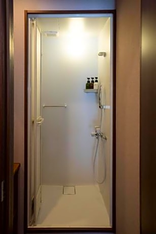 Japanese-Style Triple Room with Shower