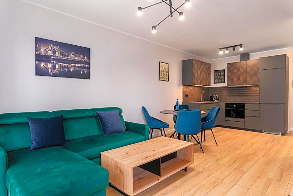 Pure Rental Premium Apartments - Free Parking & AC