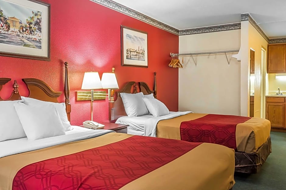Econo Lodge Airport
