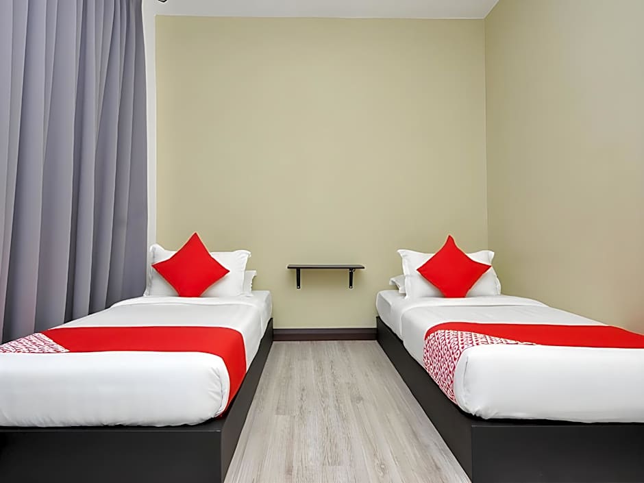 ADA Hotel & Apartment