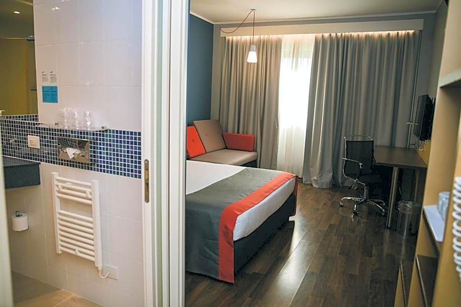 Holiday Inn Express Milan-Malpensa Airport By IHG