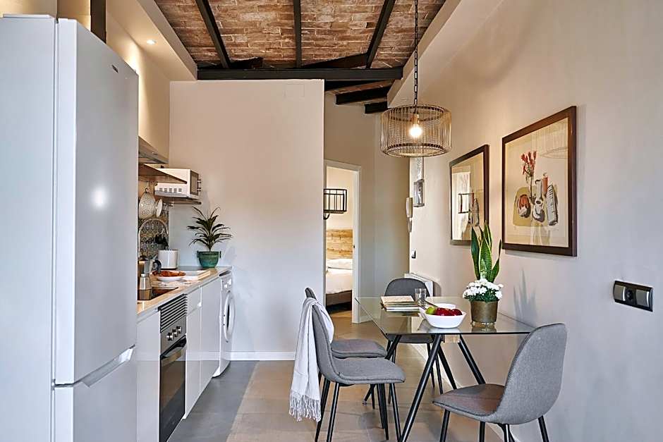 AinB Eixample-Miro Apartments