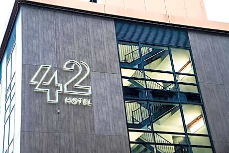 Hotel 42