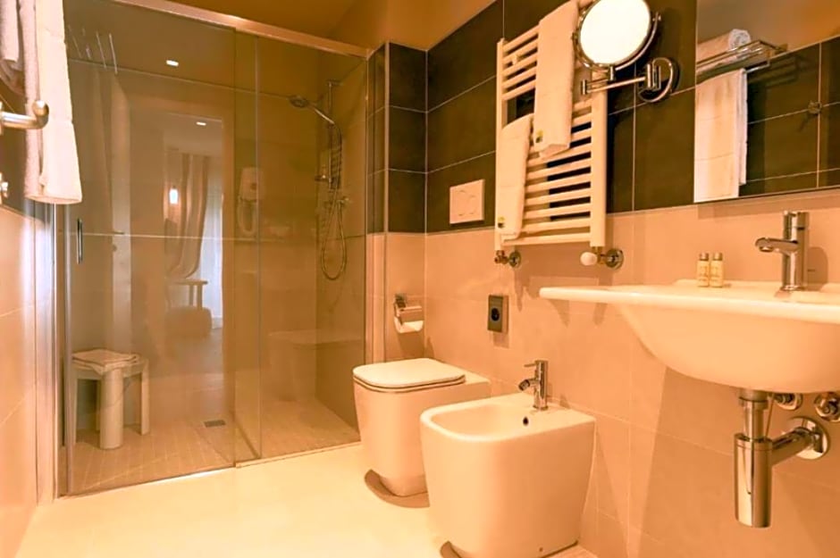 La Dolce Vita Hotel