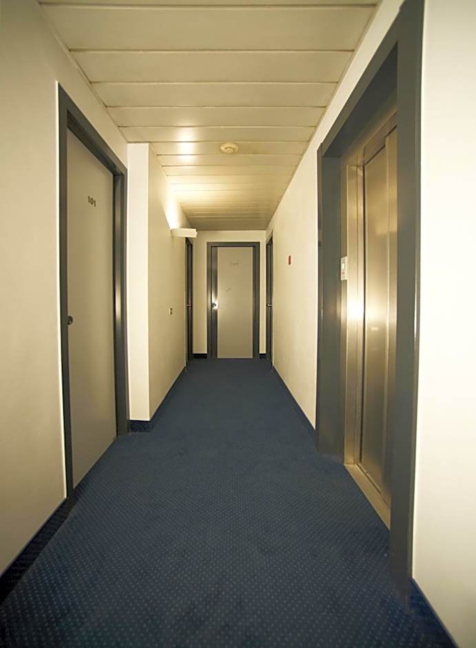 Club Hotel