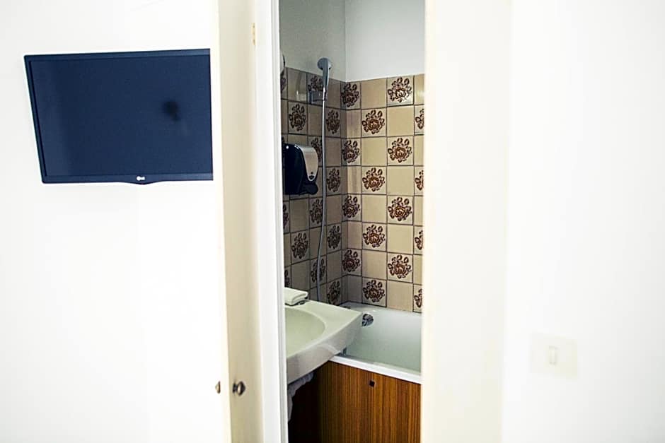 The Old Hotel Ravel Centre