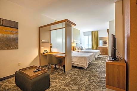 Queen Suite with Two Queen Beds, Transfer Shower and Trundle Sofa - Mobility Access