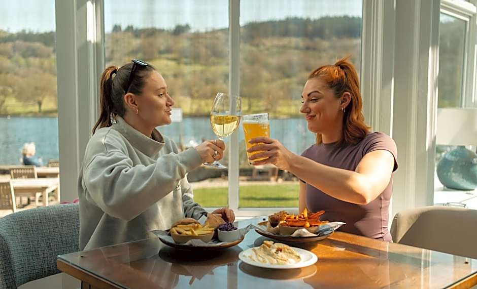 Lakeside Hotel and Spa