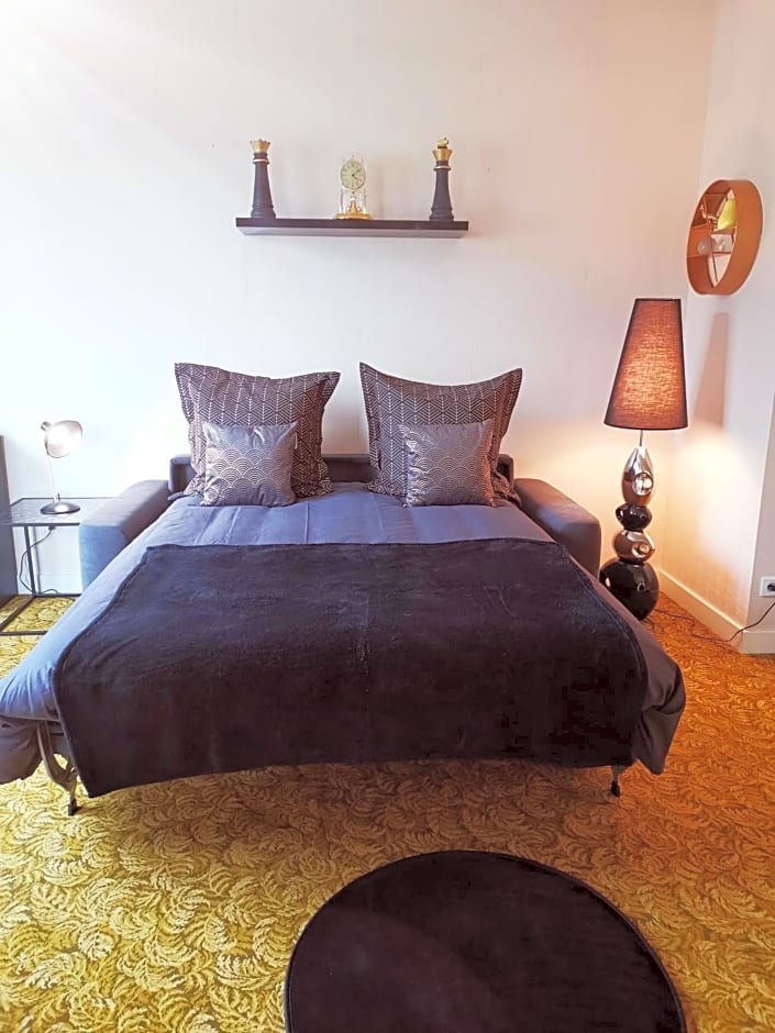 Aux Portes du Château