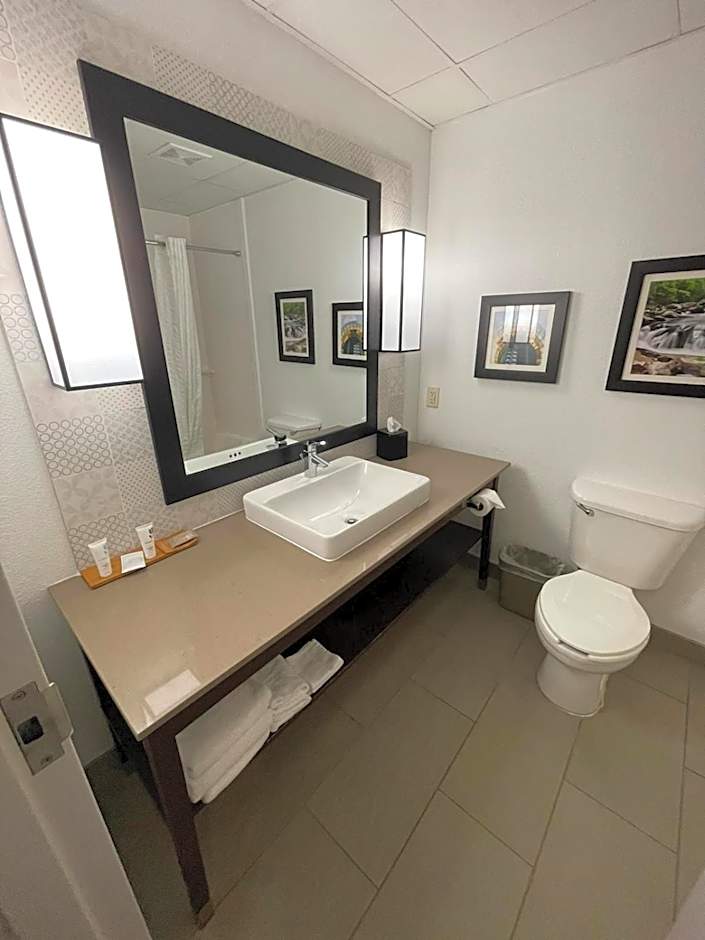 Travelodge by Wyndham Knoxville West