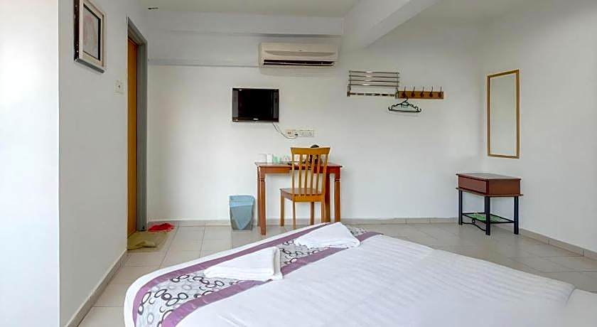 OYO 89874 Gs Golden Star Hotel