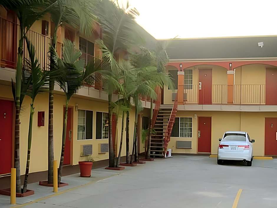 Value Inn Bellflower