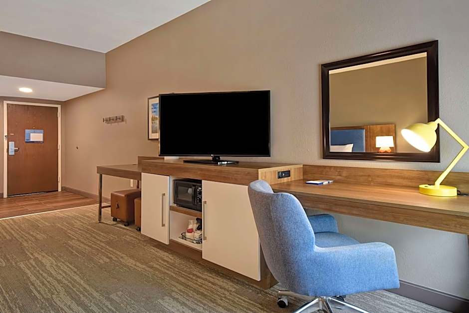 Hampton Inn By Hilton Birmingham-Colonnade 280