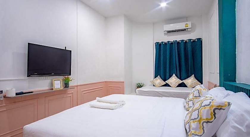 Isara Boutique Hotel and Cafe