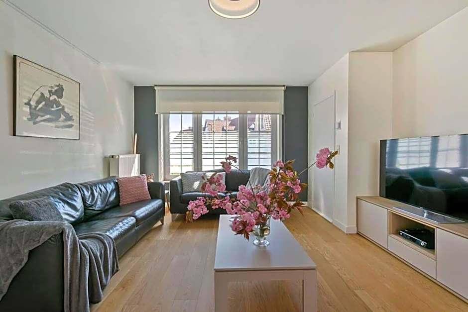 Huswell - Summer-house with sunny garden nearby beach