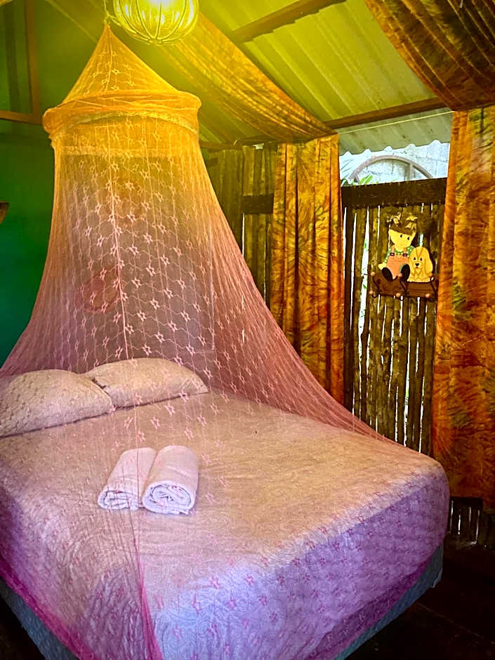 Yaxche Centro Hostal y Camping