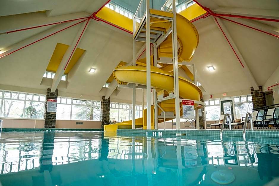 Pocaterra Inn & Waterslide