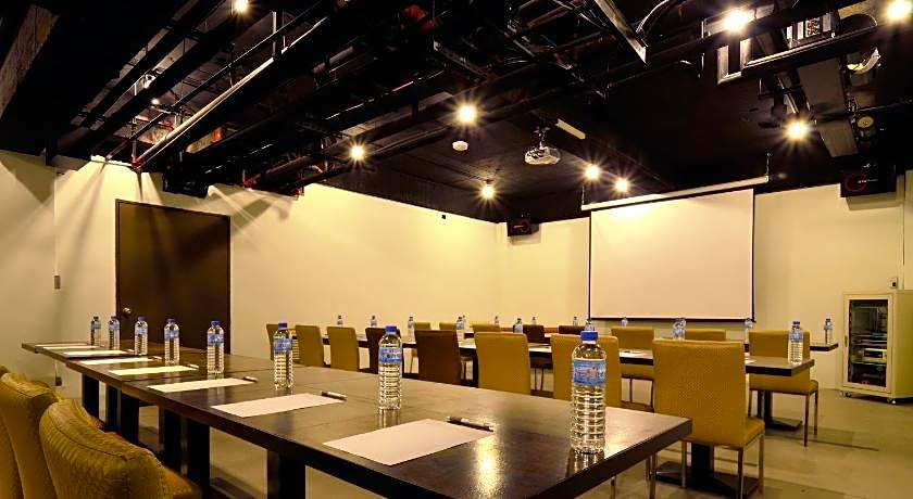 Audi Garden Business Hotel