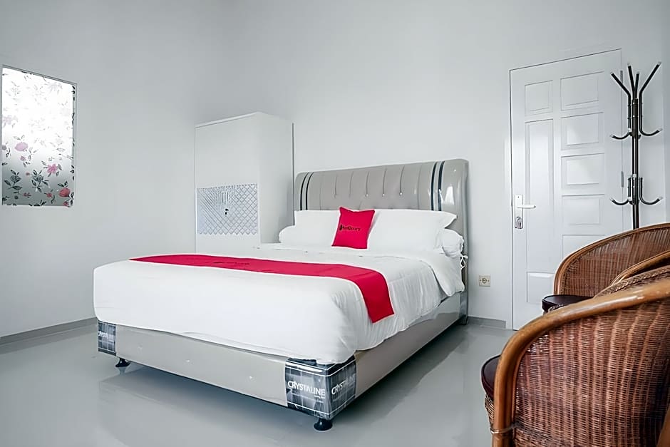 RedDoorz Syariah near Arafah Hospital Jambi