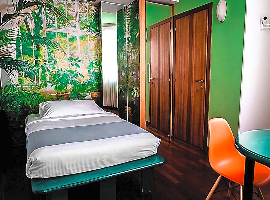 Business Hotel
