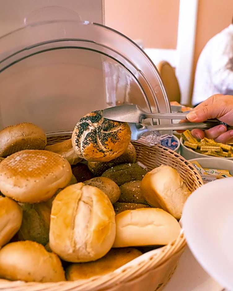 Continental Hotel-Pension