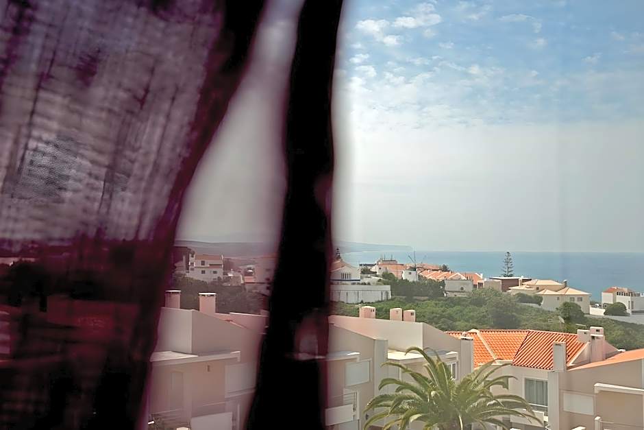 Ericeira Chill Hill Hostel & Private Rooms