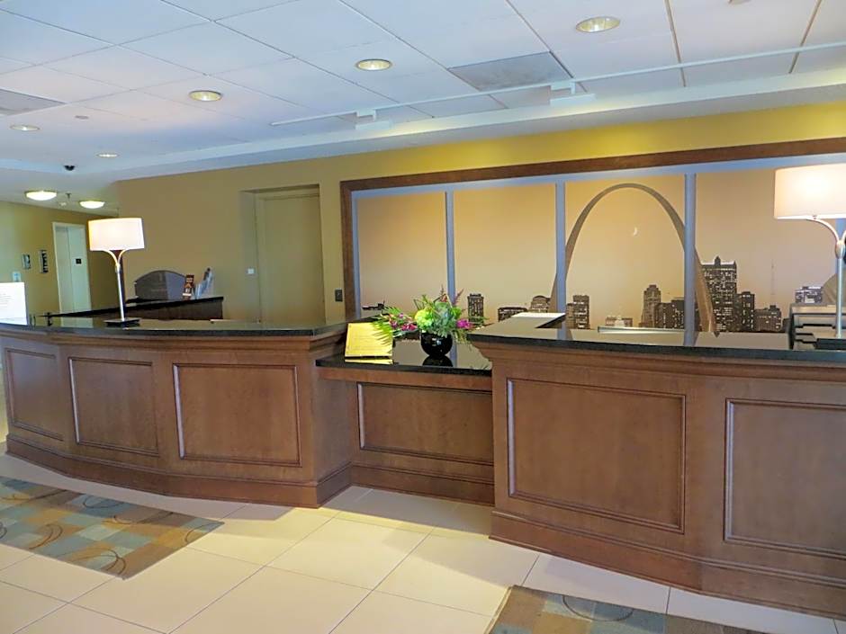 HoteLumiere at the Arch - A Caesars Rewards Destination 