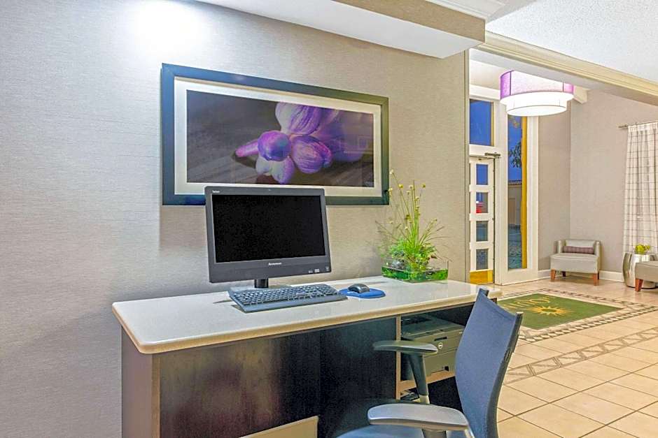 La Quinta Inn & Suites by Wyndham And Conference Center San Angelo