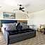 456 Embarcadero Inn & Suites