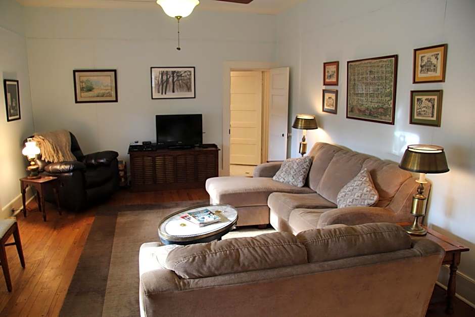 Riverboat Bed & Breakfast