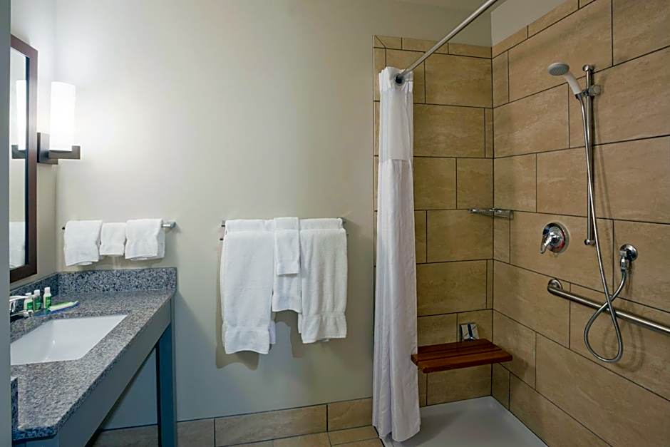 GrandStay Hotel & Suites Valley City