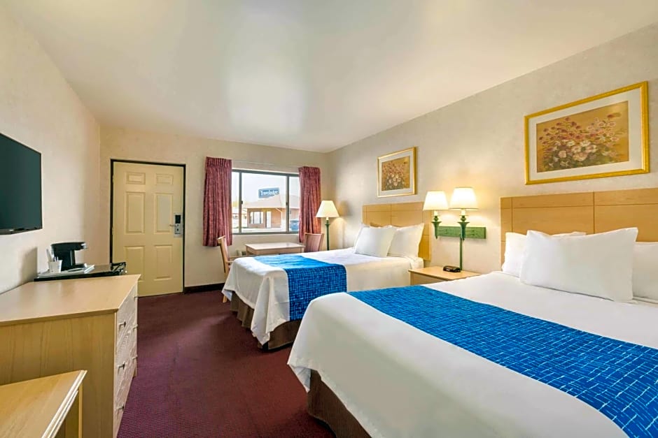 Travelodge by Wyndham Niagara Falls