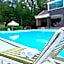 Van Phat Riverside Hotel