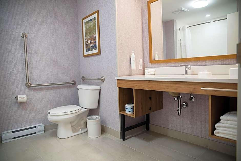 Hampton Inn & Suites by Hilton Laval