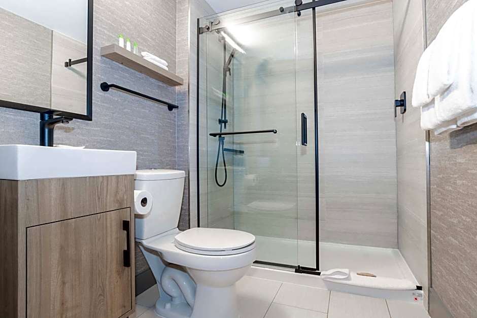 Sandman Signature Vancouver Downtown Hotel