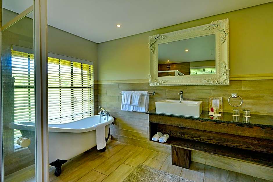 African Hills Safari Lodge & Spa